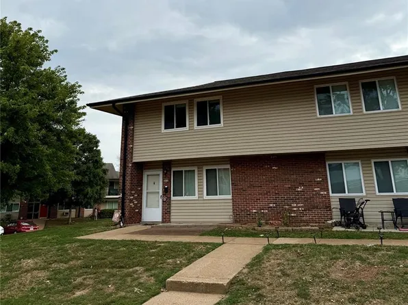 9030 Villaridge Ct, Saint Louis, MO 63123