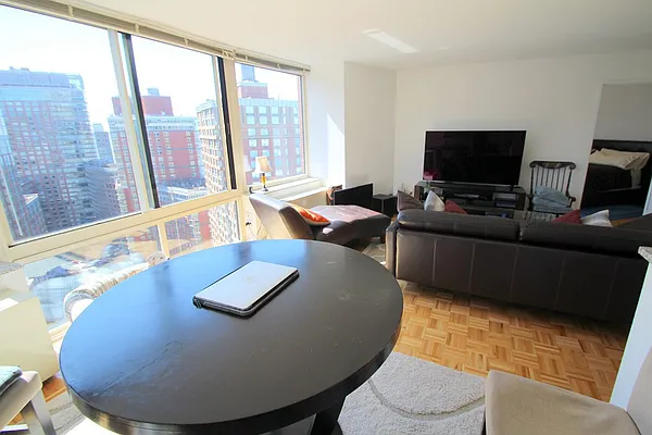 Rented by Nest Seekers International | media 46