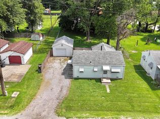 810 Dewey St, Belleville, IL 62221