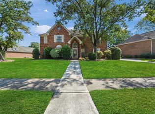 15215 Greenleaf Ln, Houston, TX 77062