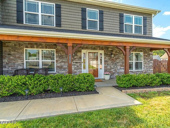5th image of 1020 Aspen Glen Dr
