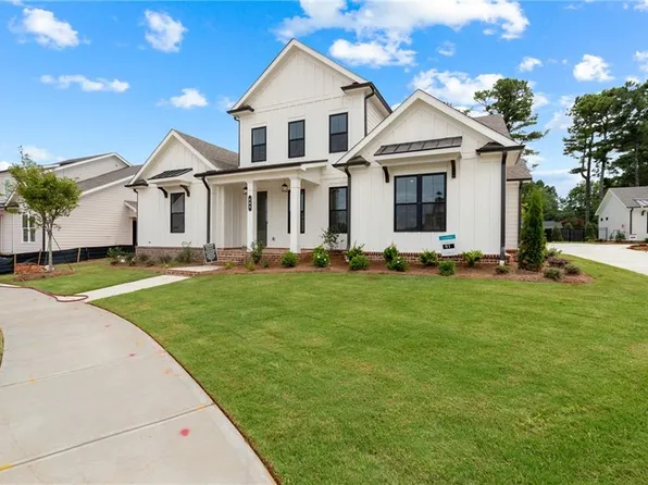 565 Pearl St, Cumming, GA 30040