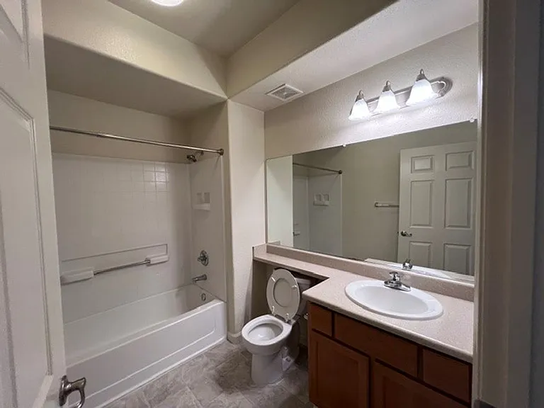 5201 Laguna Oaks Dr #181 — Photo 6