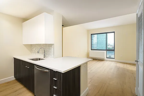 Rented by Douglas Elliman | media 22