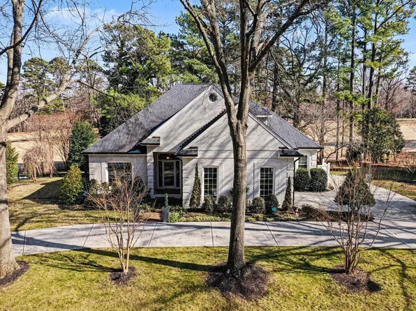 8824 Wildwood Links, Raleigh, NC 27613