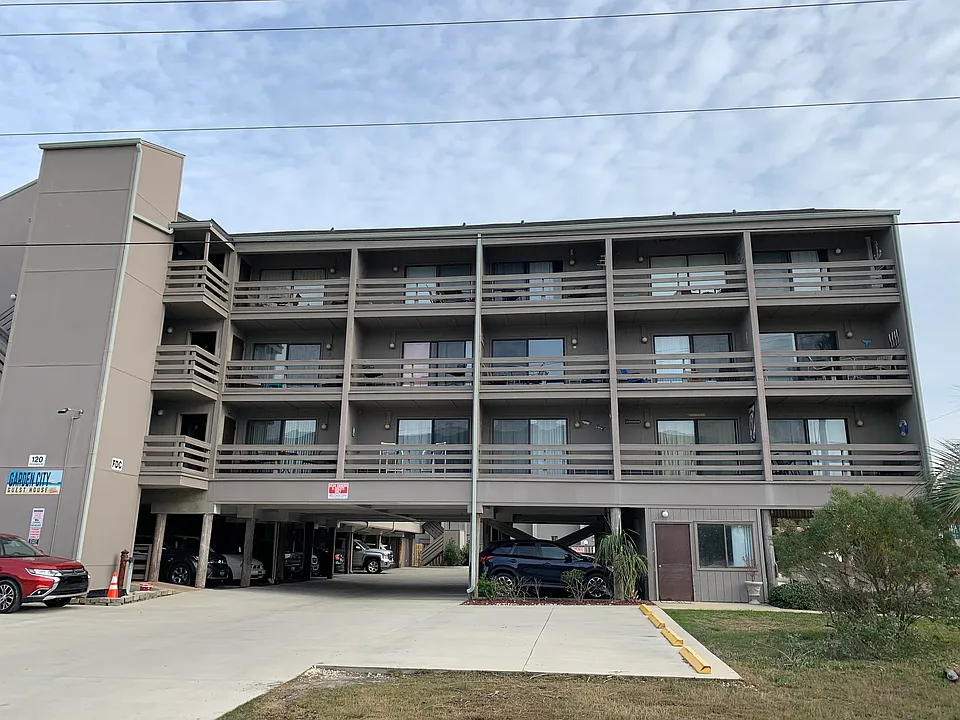 120 Dogwood Dr N #201