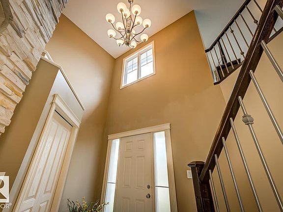 4th image of 854 Chahley Way NW