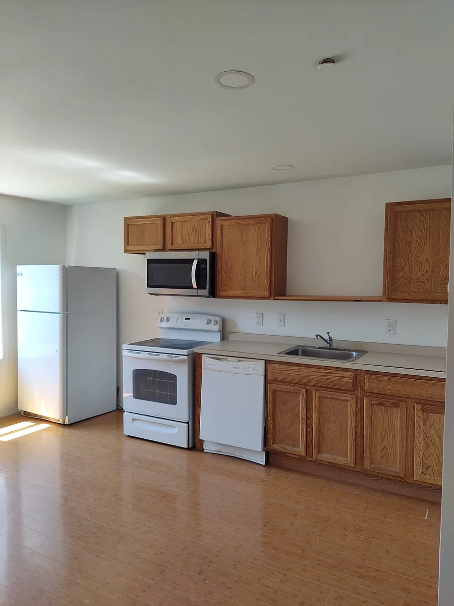 Building Photo - 2813-15 W Queen Ln #1