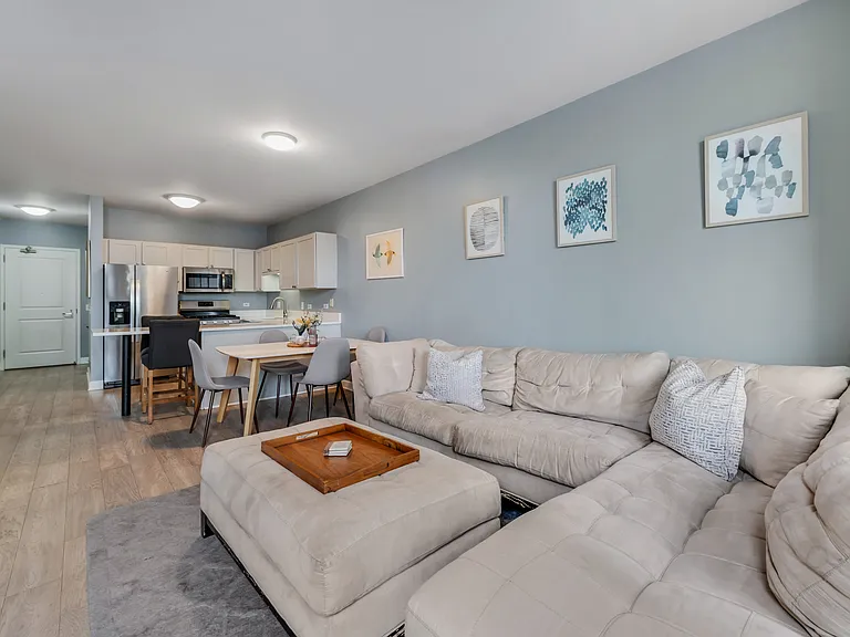 645 N Kingsbury St #1403 — Photo 4