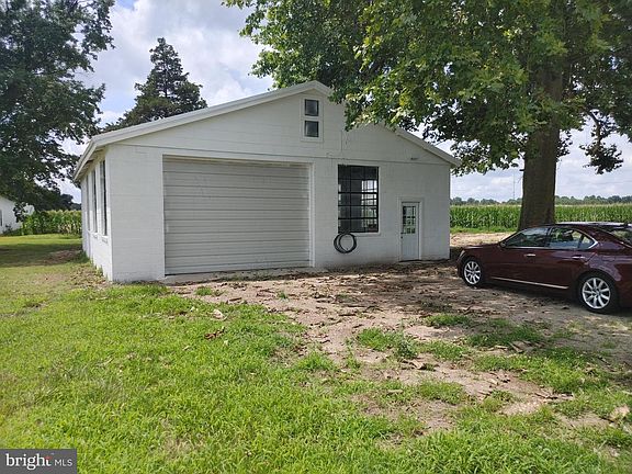 3rd image of 28035 Possum Hill Rd