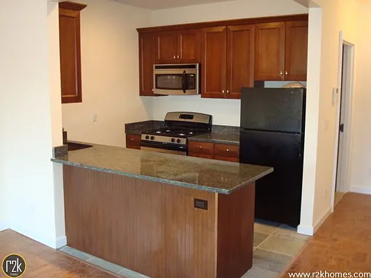 Rented by Realty 2000 Corp | media 12
