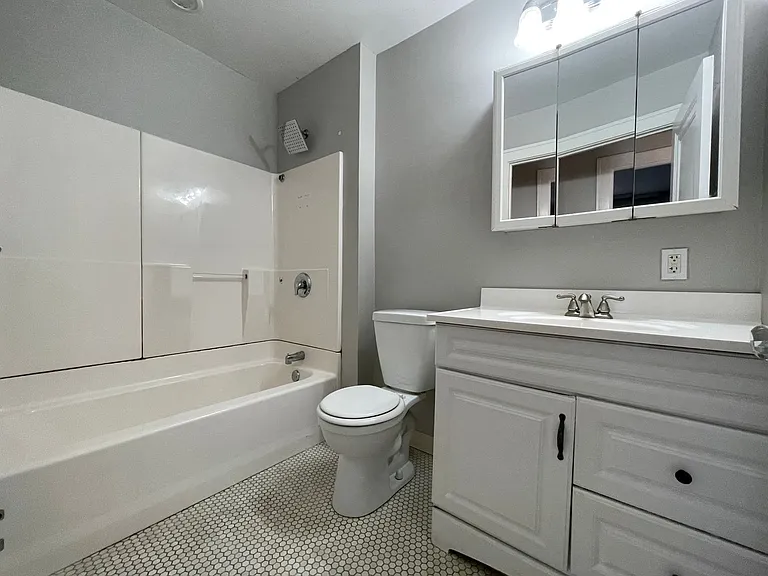 1143 Cranford Ave — Photo 9