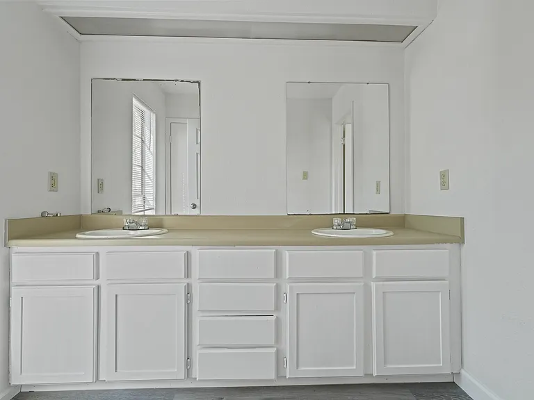 2406 Capitan Dr #D — Photo 13