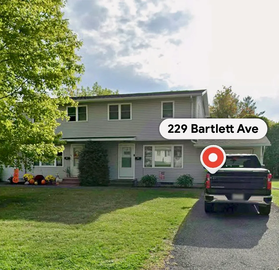 3 bed, 1000 sqft, $1,850 — Photo 1