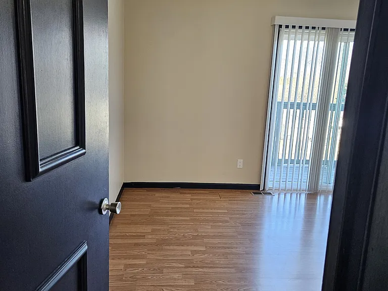 572 Meadow St #12 — Photo 5