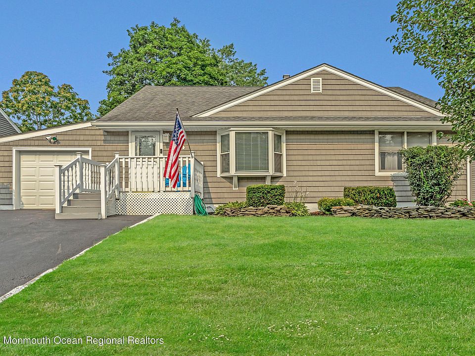 1st image of 243 Crestview Dr