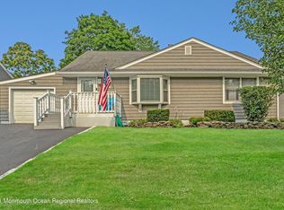 243 Crestview Dr, Middletown, NJ 07748