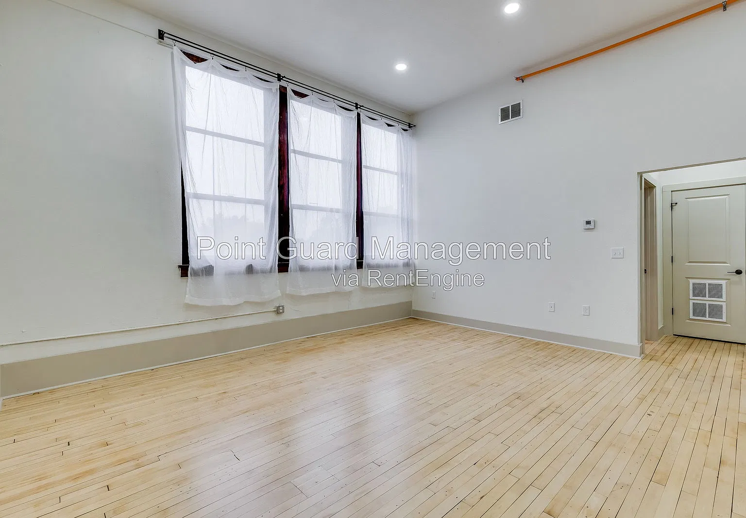 1 bed, 1.0 bath, 854 sqft, $1,195 — Photo 2