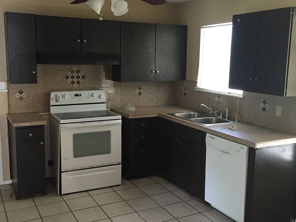 1st image of 3815 Southport Dr