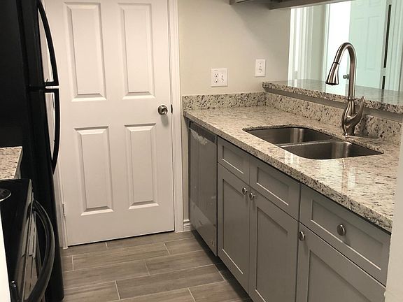 5th image of 740 Memorial Mews St APT D