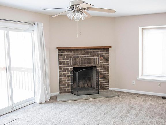 5th image of 702 Pinebrooke Cir
