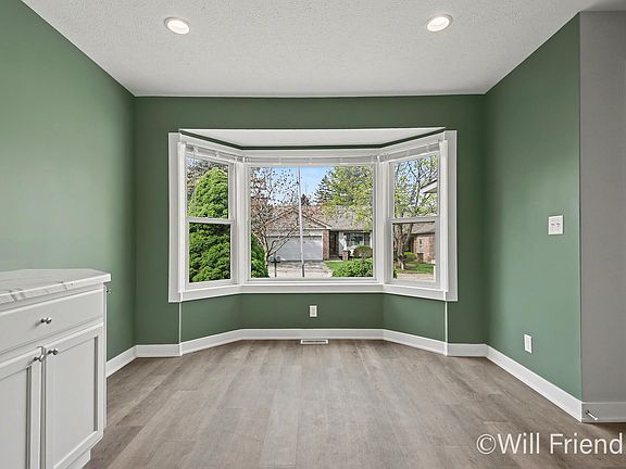 5th image of 15 Skyline Cir NW