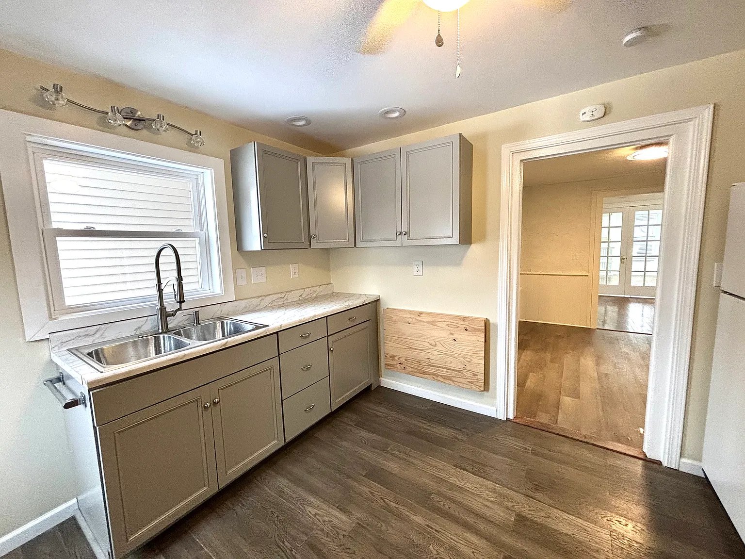 107 N Main St — Photo 4