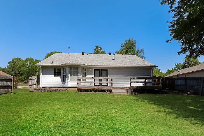 2106 Cherry Creek Cir — Photo 10