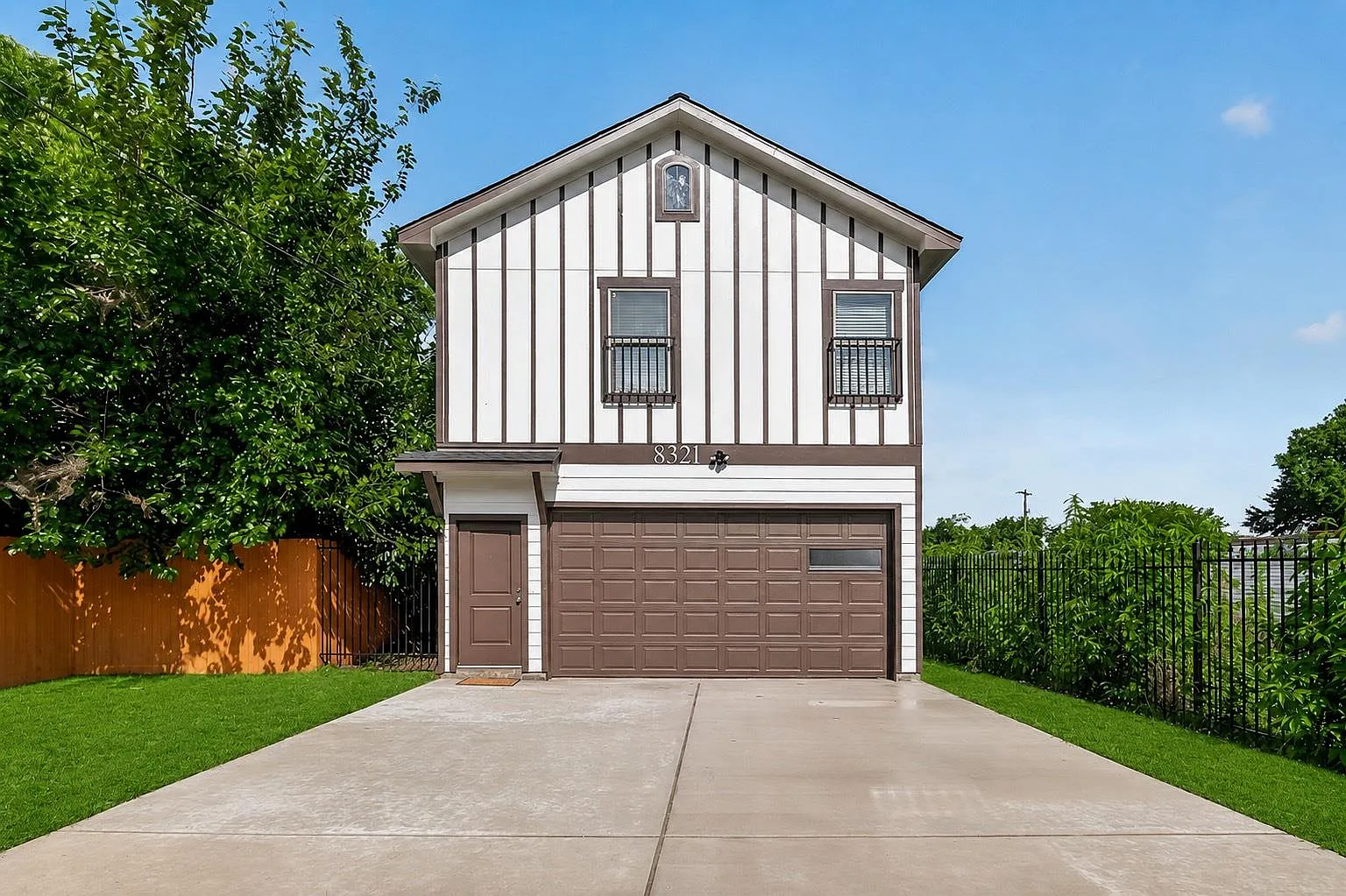 2 bed, 2.5 bath, $1,850 — Photo 1