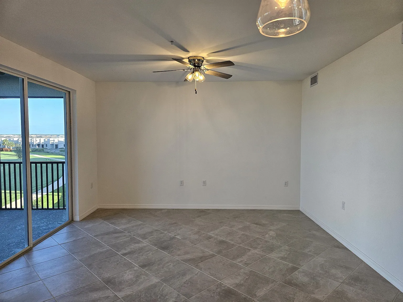 5749 Double Eagle Cir #4536 - The National - Dayakar — Photo 4