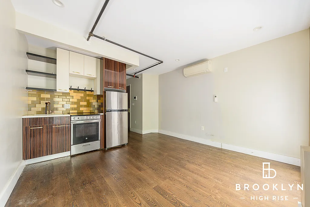 2075 Pacific Street — Photo 1