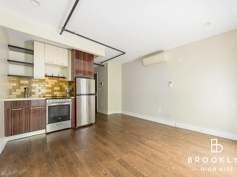 2075 Pacific St #1F — Photo 1