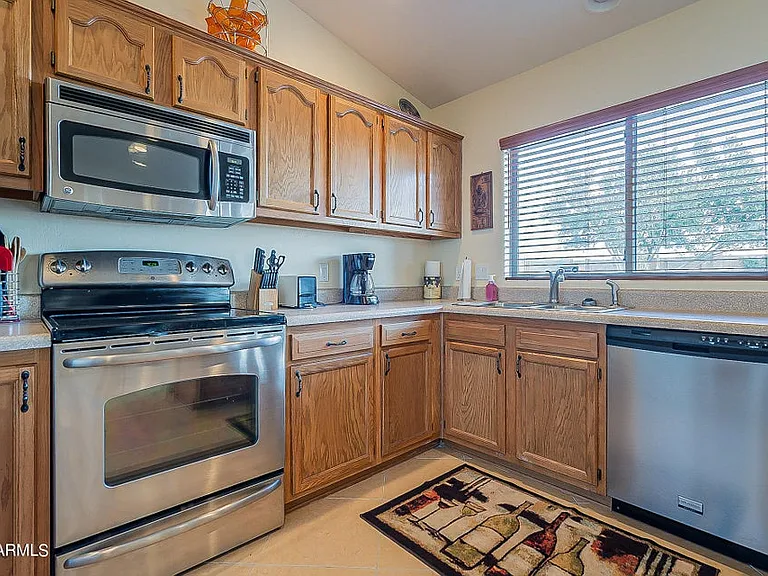 1105 N Cota Ln — Photo 19