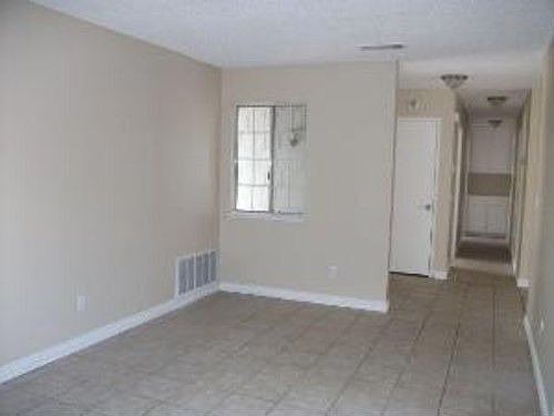 3rd image of 2535 Christine St