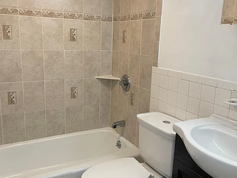 48 Amsterdam Ave #B8 — Photo 9