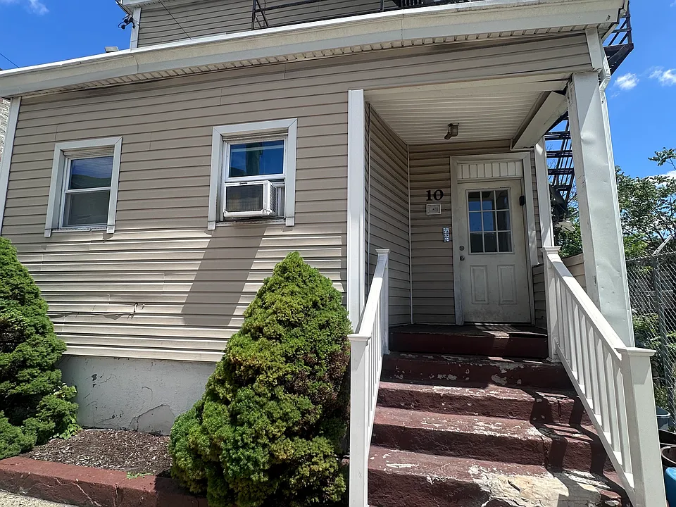 10 Hope Ave #4