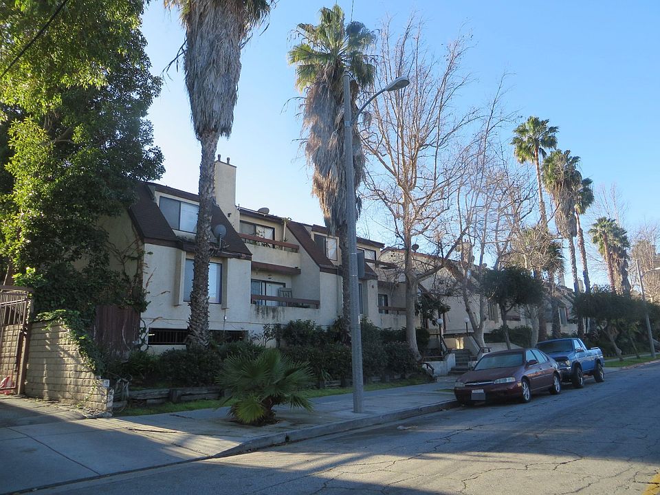 1st image of 620 W Hyde Park Blvd Unit 113