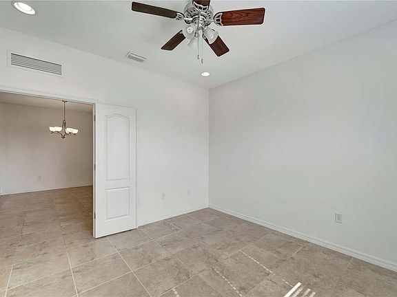 5th image of 27133 Ipswich Dr