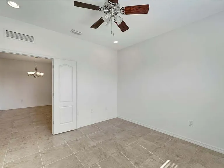 27133 Ipswich Dr — Photo 5