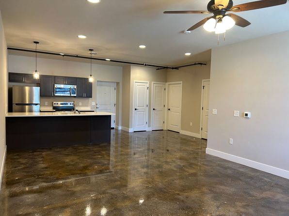 1245 W Princess St #211
