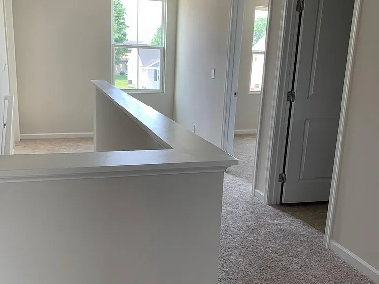 431 Regina Dr — Photo 6