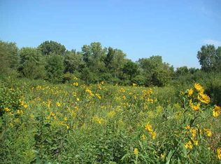 1075 W Alderwood Ln, Lake Forest, IL 60045