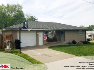 1102 Walnut St, Ellis, KS 67637