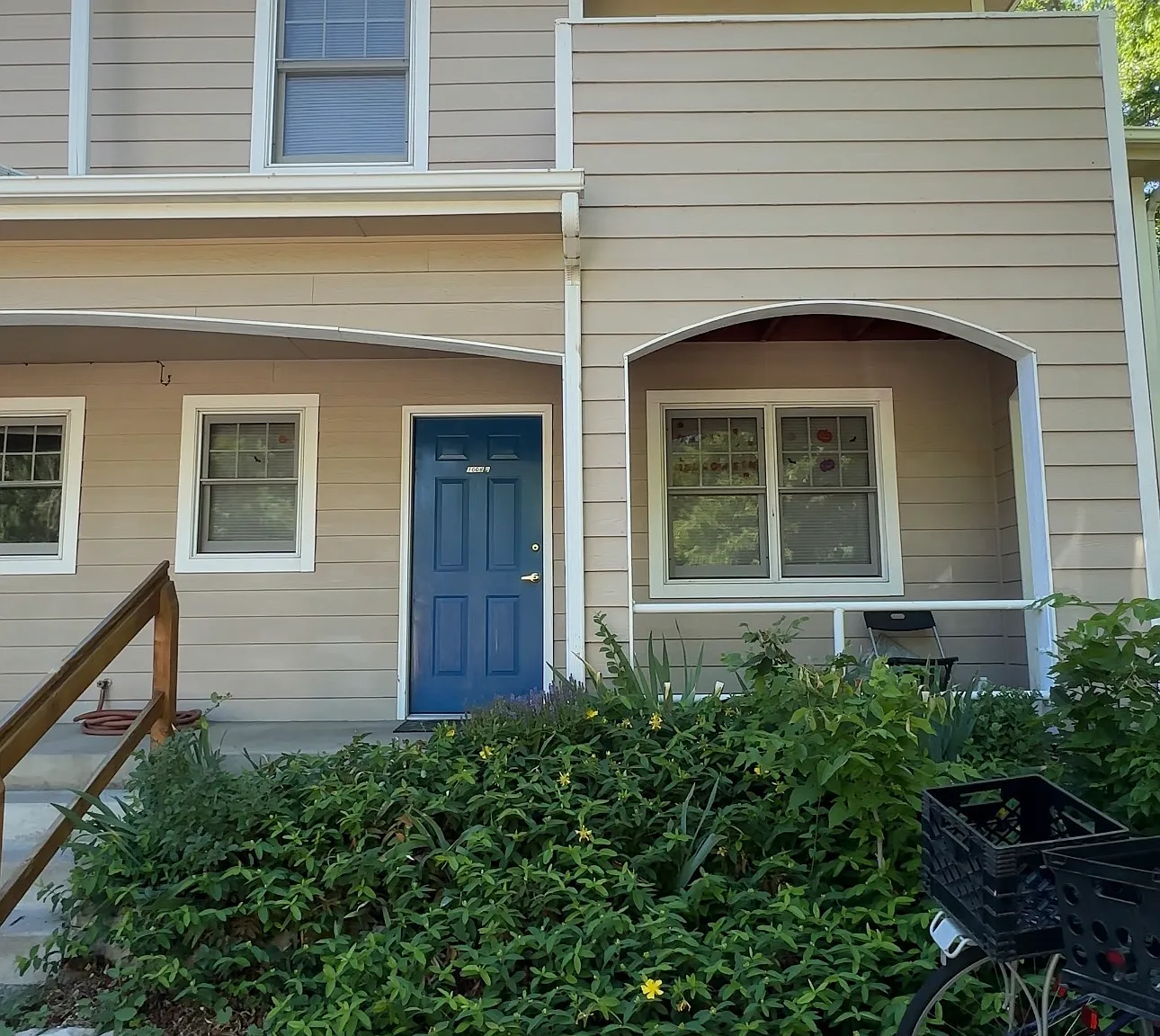3 bed, 1100 sqft, $860 — Photo 1