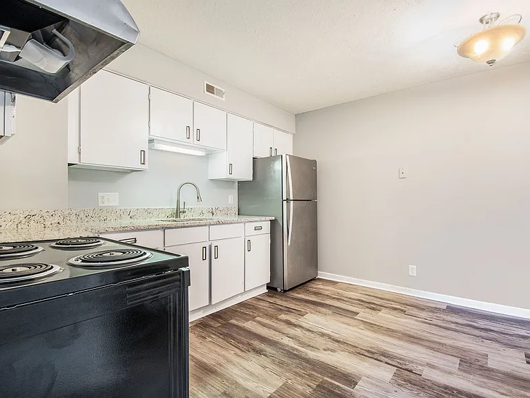 901 James Pkwy #2 — Photo 5