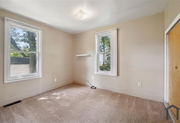 3rd image of 21561 Negaunee St