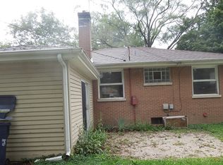 1141 Hiawatha Dr, Elgin, IL 60120