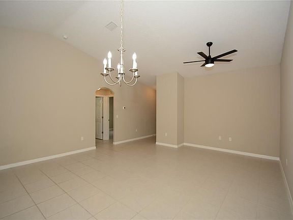 3rd image of 39 Buttonworth Dr #B