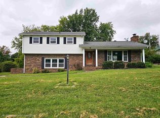 740 Mary Anne Dr, Morganfield, KY 42437