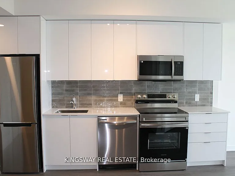 33 Erie Ave #1013 — Photo 5